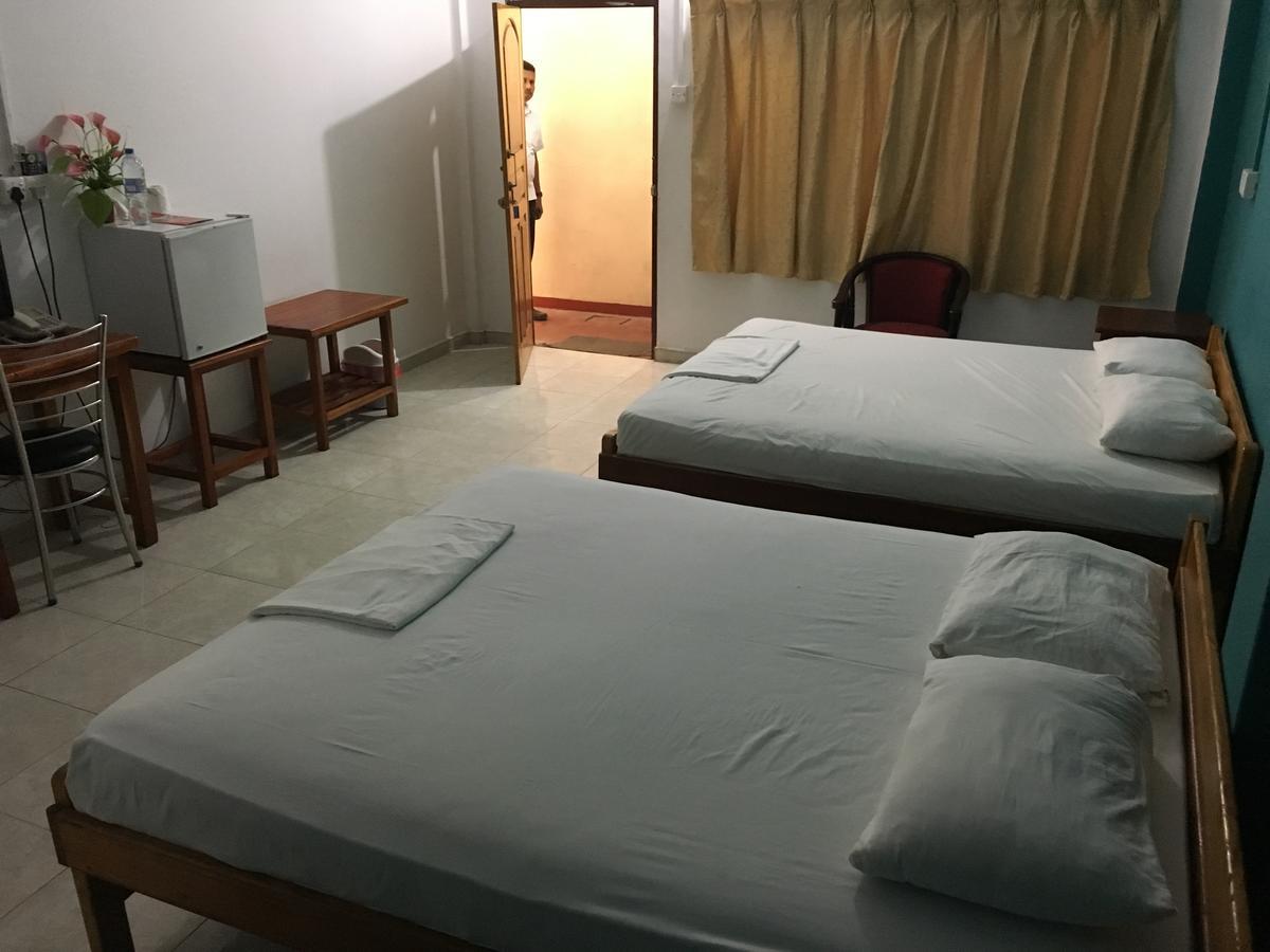 Gnaanams Hotel And Restaurant Jaffna Kültér fotó