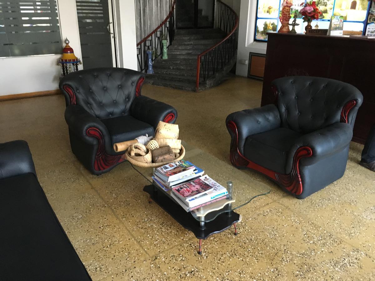 Gnaanams Hotel And Restaurant Jaffna Kültér fotó