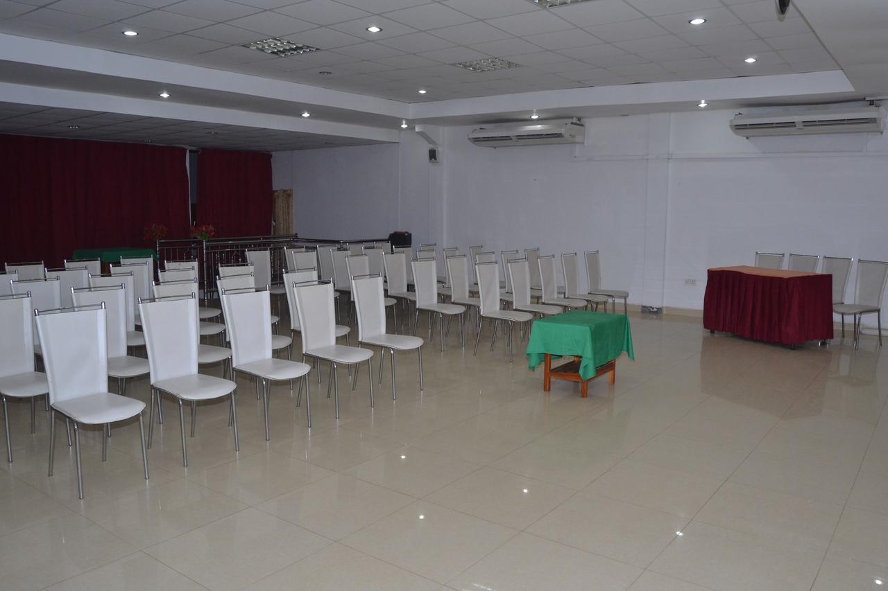 Gnaanams Hotel And Restaurant Jaffna Kültér fotó